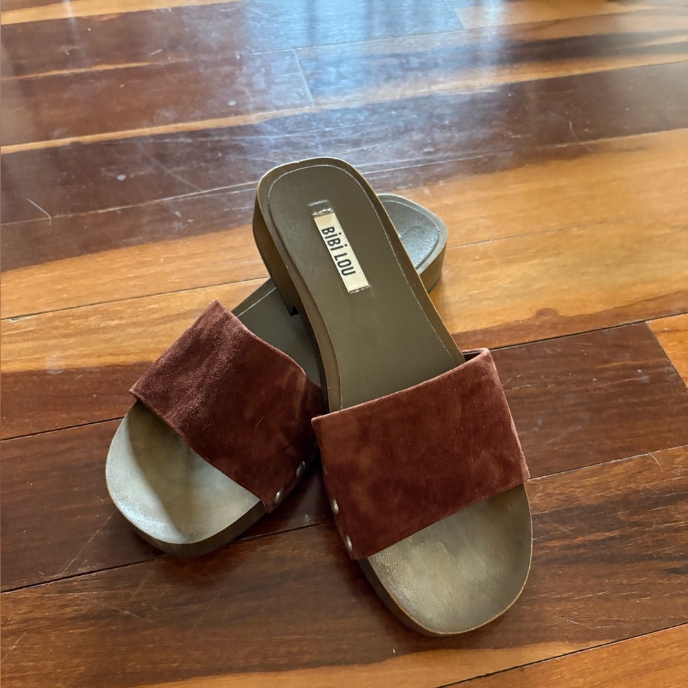 Women's Brown Suede Slide Sandals